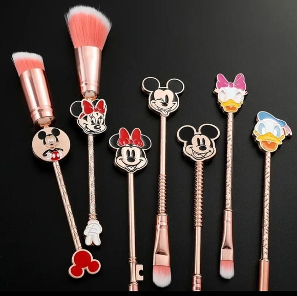 Disney Mickey and Friends Makeup Brush Set - Picture 1 of 8